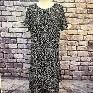 Blair Black & White Tiered Short Sleeve Dress Size M